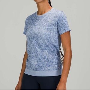 Lululemon Swiftly Breathe Short Sleeve
Floral Fauna Blue Linen / Water Drop